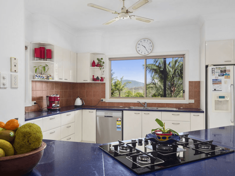 92 Ocean View Drive, VALLA BEACH, NSW 2448