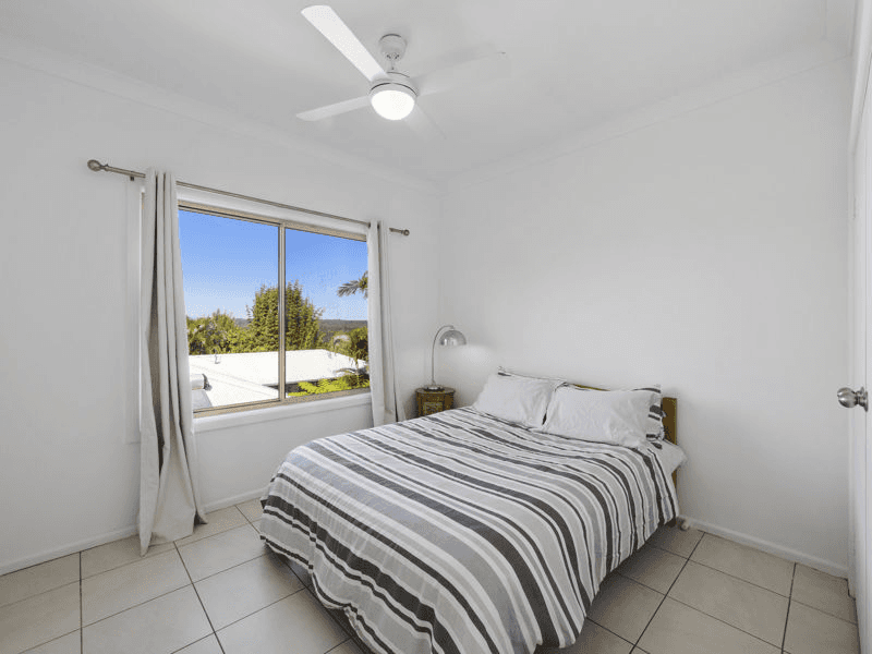 92 Ocean View Drive, VALLA BEACH, NSW 2448