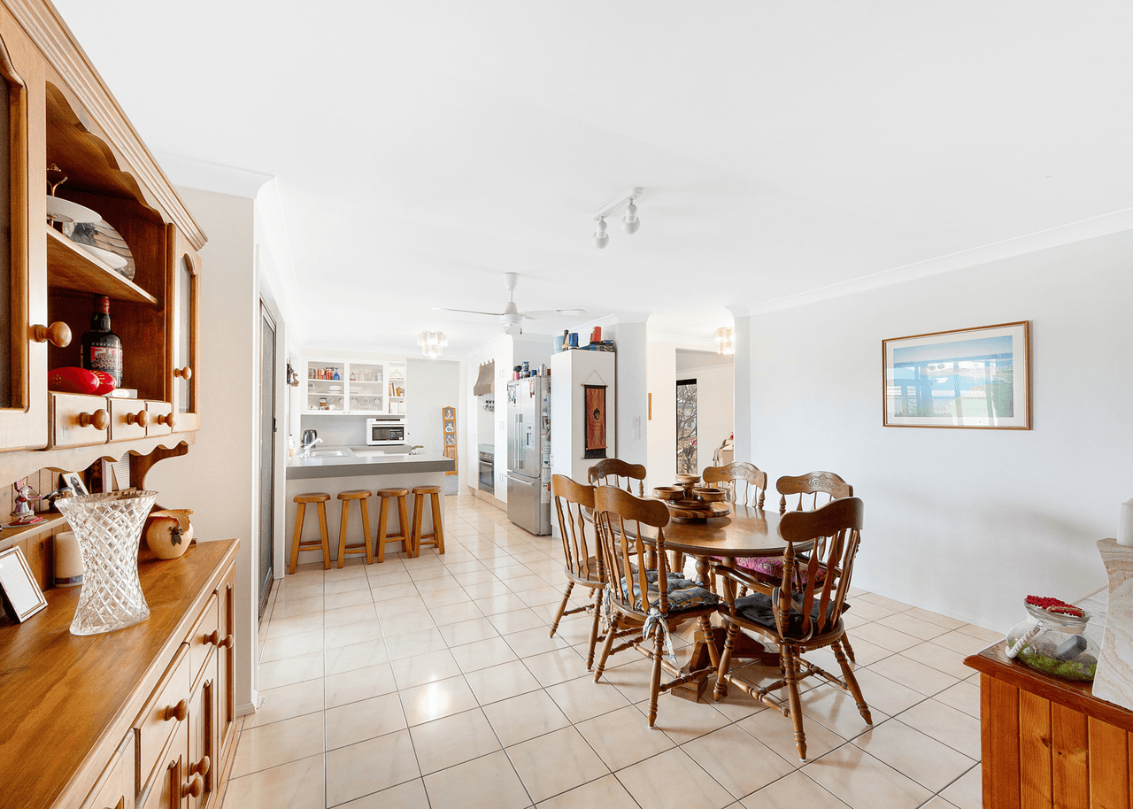 18 Honeywood Court, BURLEIGH WATERS, QLD 4220