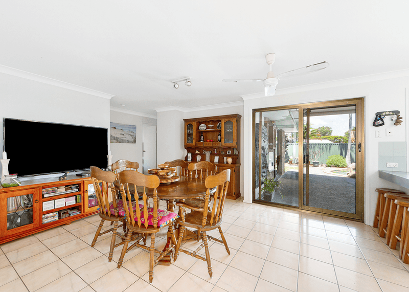 18 Honeywood Court, BURLEIGH WATERS, QLD 4220