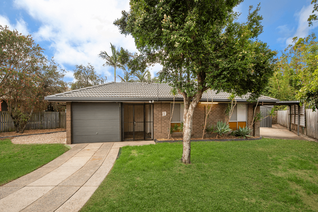 19 Dryandra Drive, EAGLEBY, QLD 4207