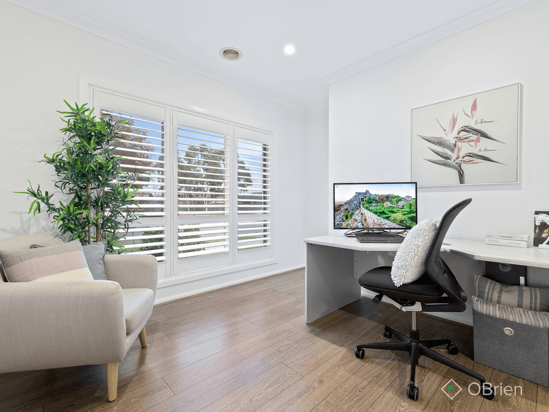 28 Bradford Drive, Cranbourne East, VIC 3977