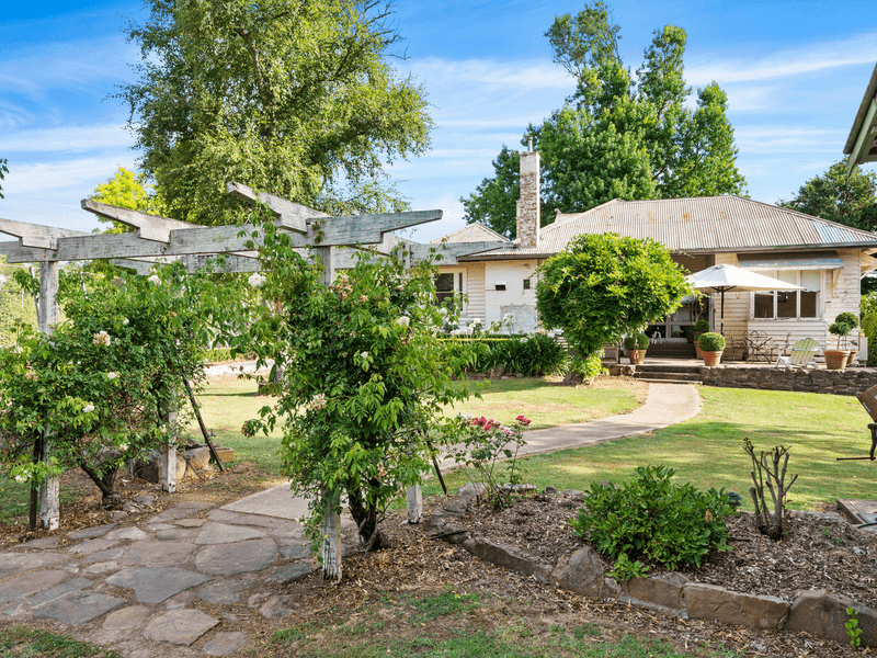 11-13 Logan Street, MANSFIELD, VIC 3722