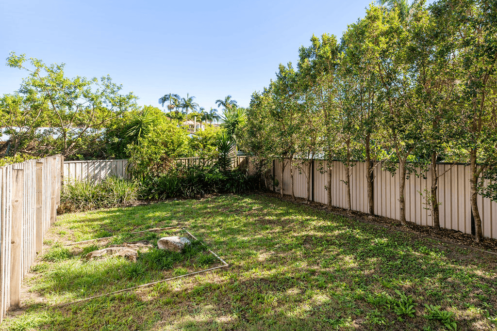 2/24 Billington Street, LABRADOR, QLD 4215