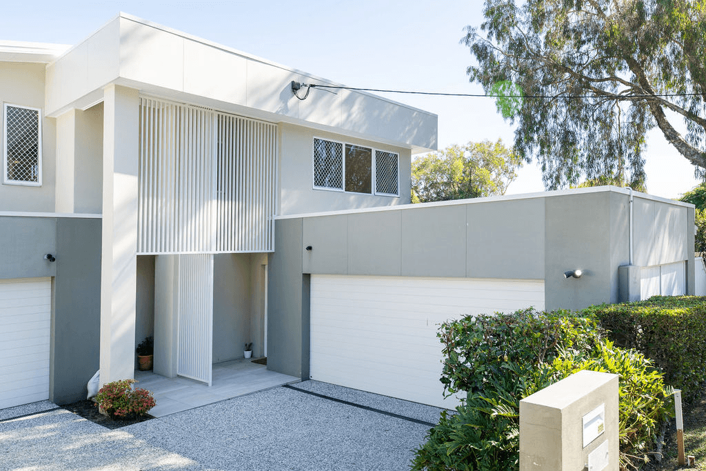 2/24 Billington Street, LABRADOR, QLD 4215