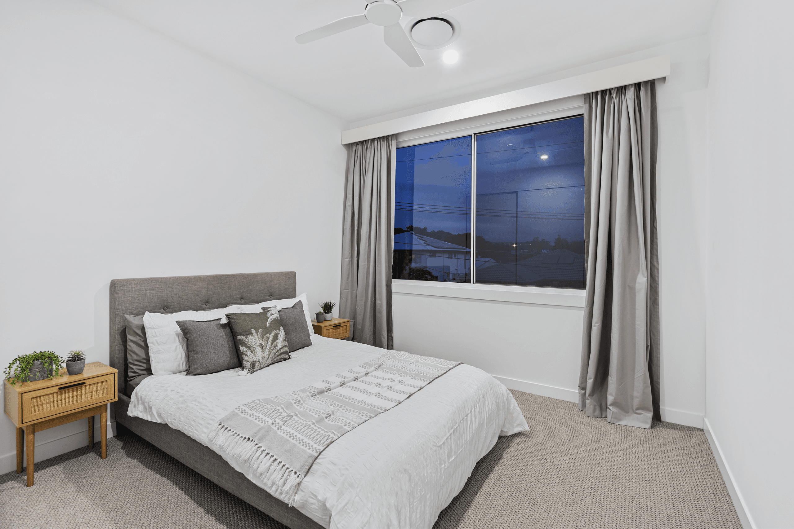 50 Bluejay Street, BURLEIGH WATERS, QLD 4220