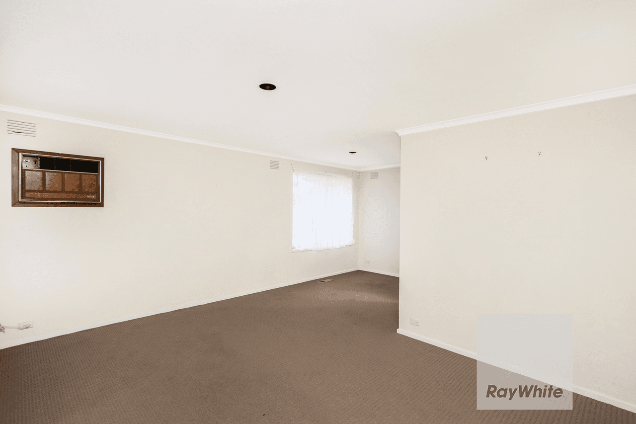 32 Linacre Crescent, GLADSTONE PARK, VIC 3043