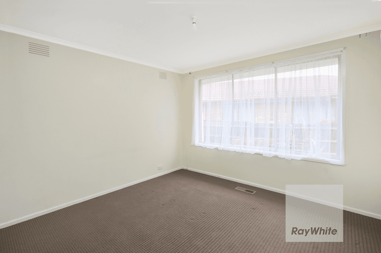 32 Linacre Crescent, GLADSTONE PARK, VIC 3043