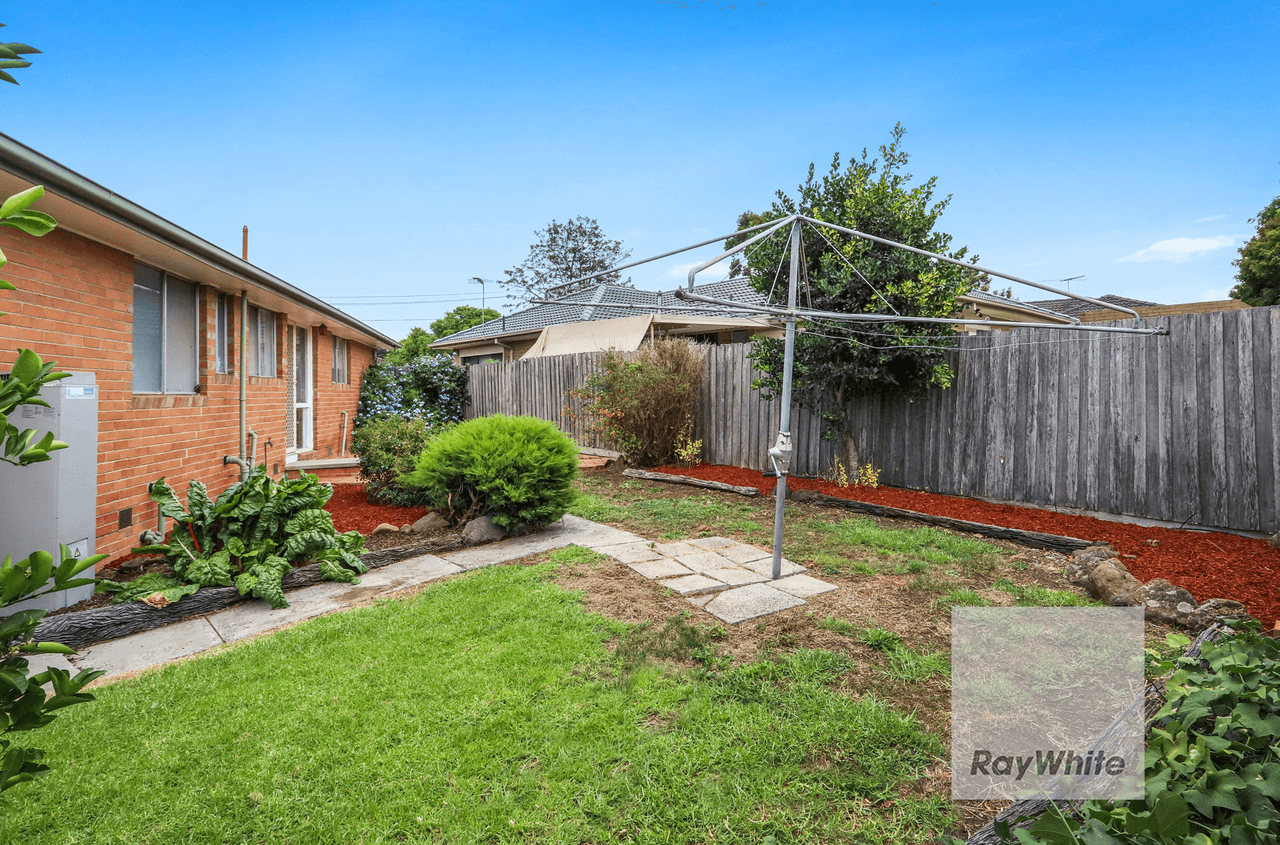 32 Linacre Crescent, GLADSTONE PARK, VIC 3043