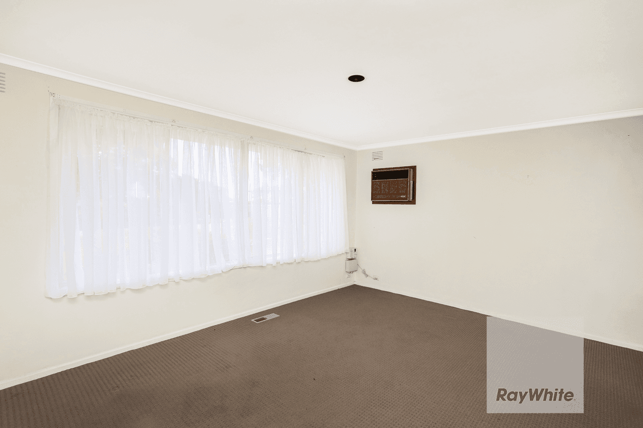 32 Linacre Crescent, GLADSTONE PARK, VIC 3043