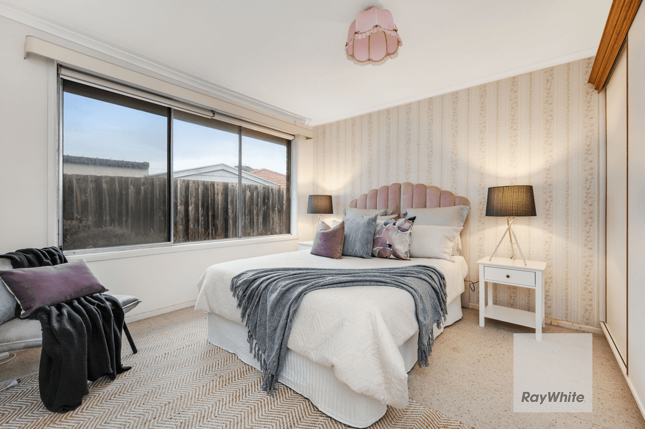 16 Wolverton Drive, GLADSTONE PARK, VIC 3043