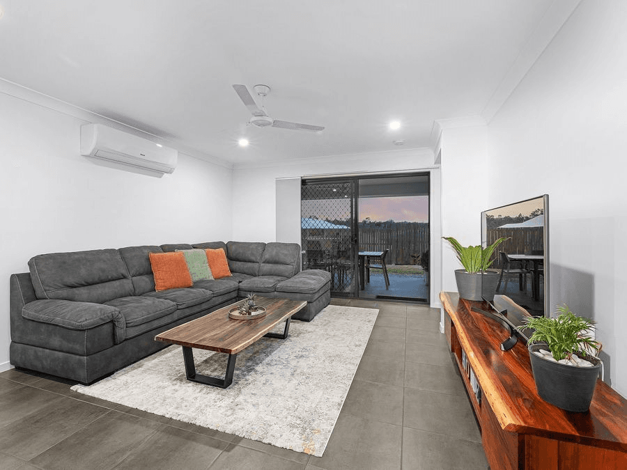 10 Gonula Crescent, RIPLEY, QLD 4306