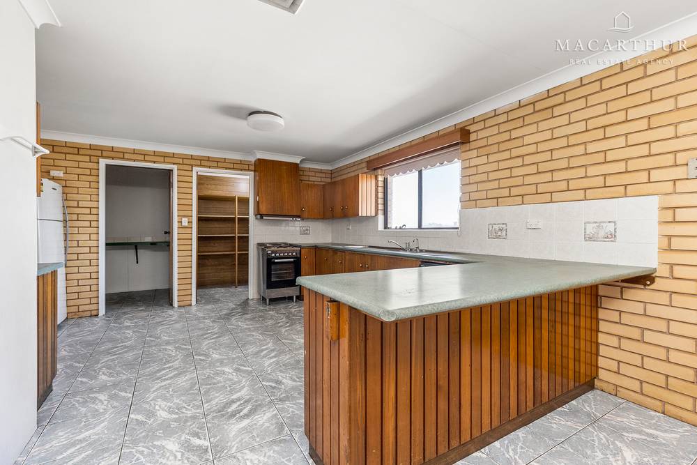 4 Canna Street, Kooringal, NSW 2650