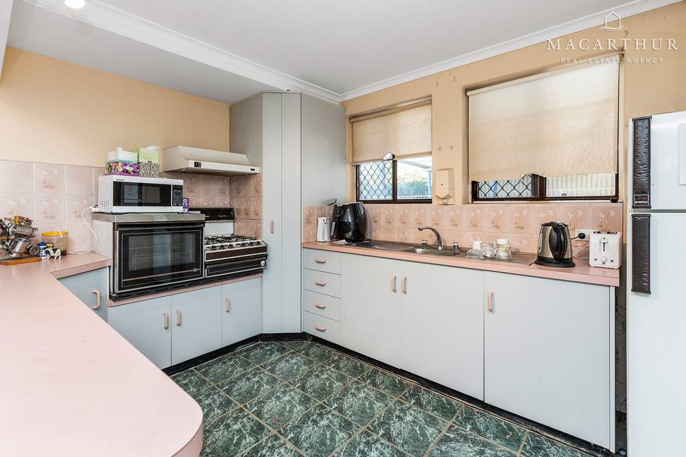 4 Canna Street, Kooringal, NSW 2650