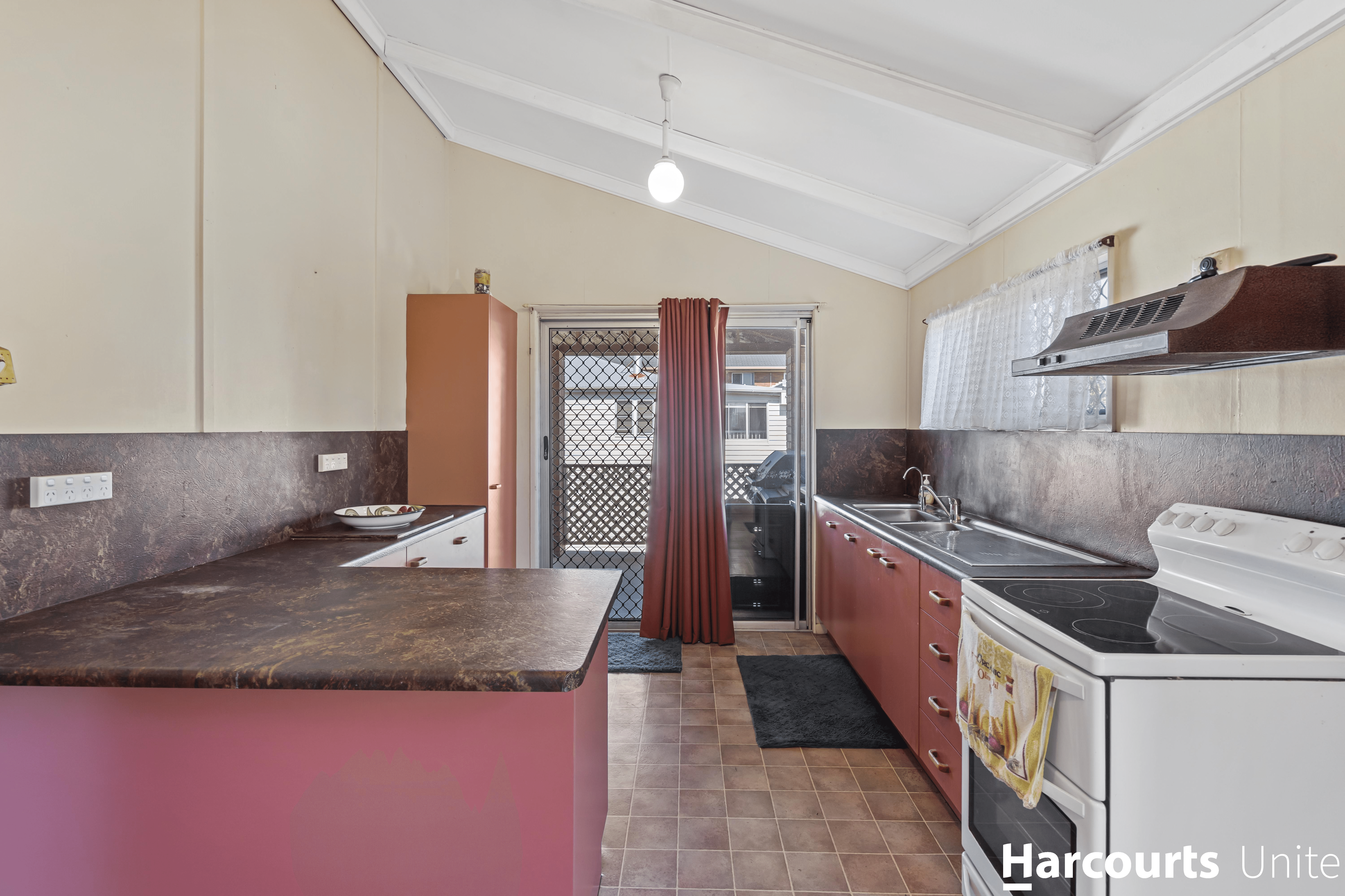 49 Kate Street, WOODY POINT, QLD 4019