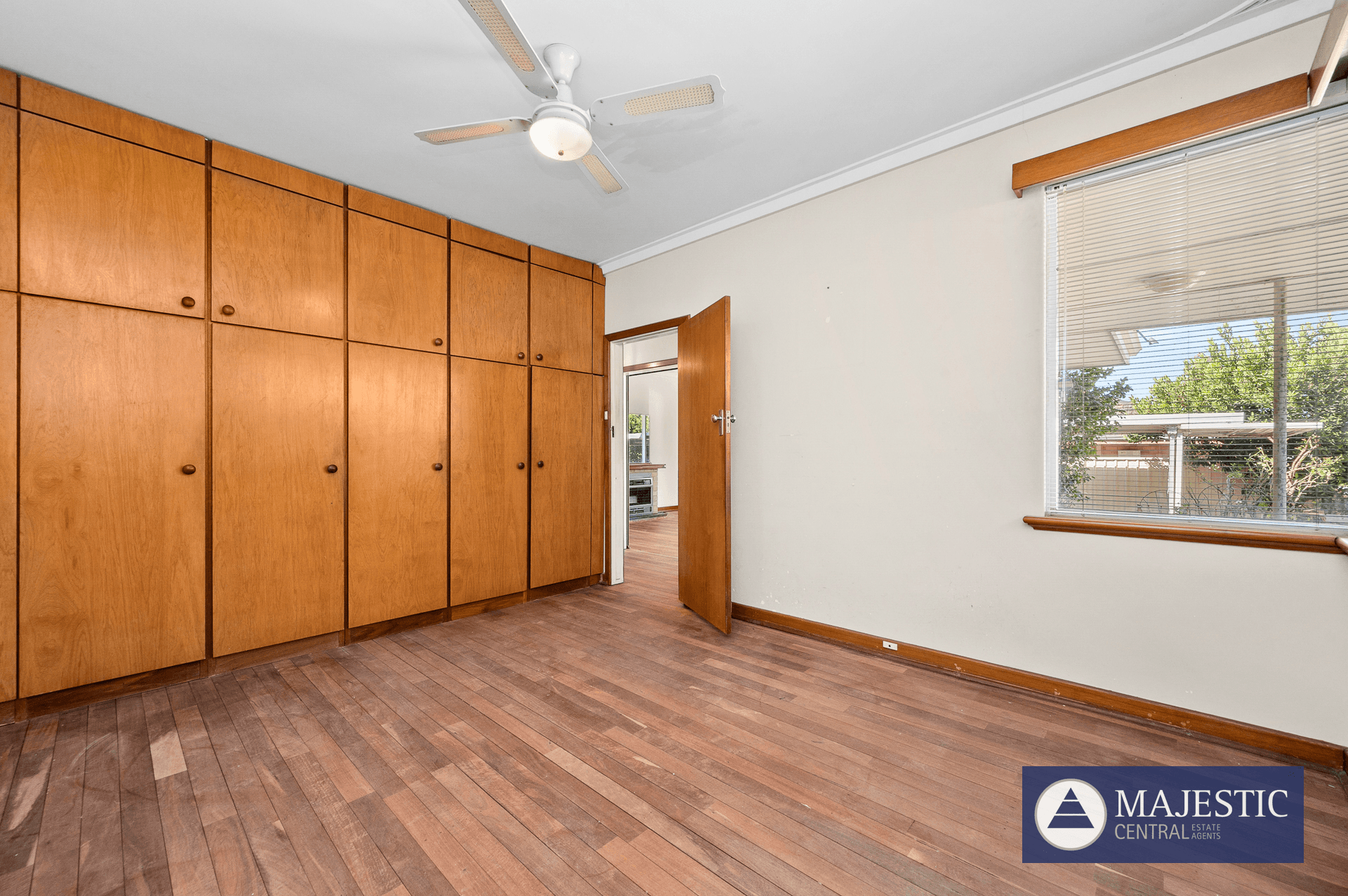 18 Glencoe Road, Ardross, WA 6153