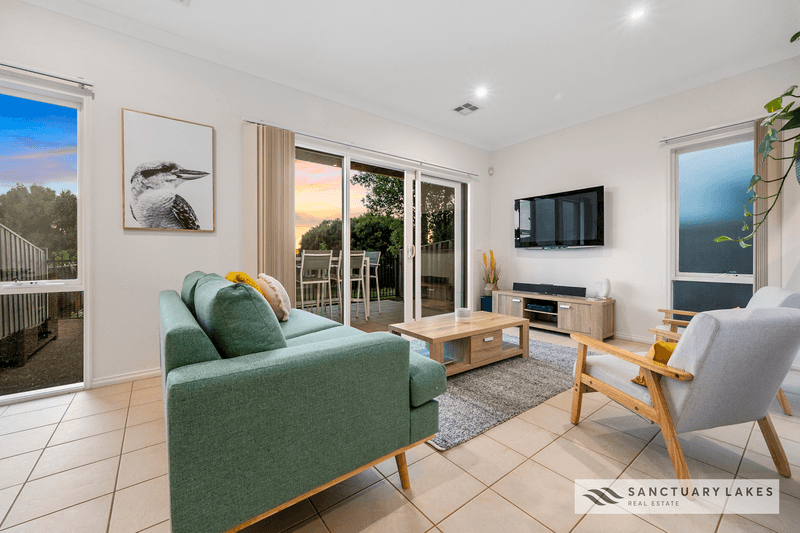 43/1 Greg Norman Drive, SANCTUARY LAKES, VIC 3030