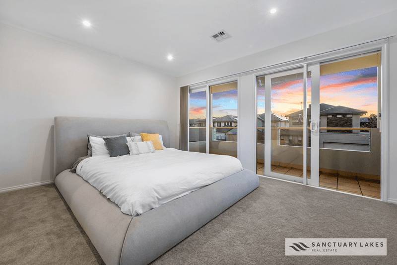 43/1 Greg Norman Drive, SANCTUARY LAKES, VIC 3030