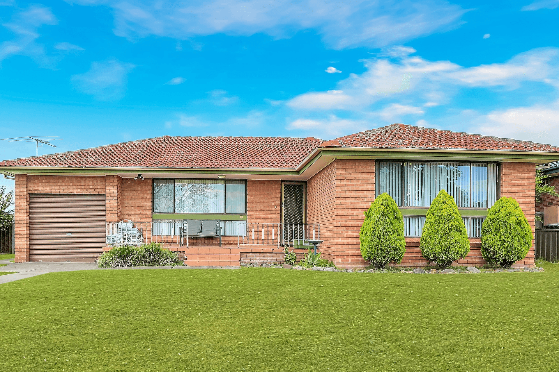 10 Whistler Avenue, Ingleburn, NSW 2565