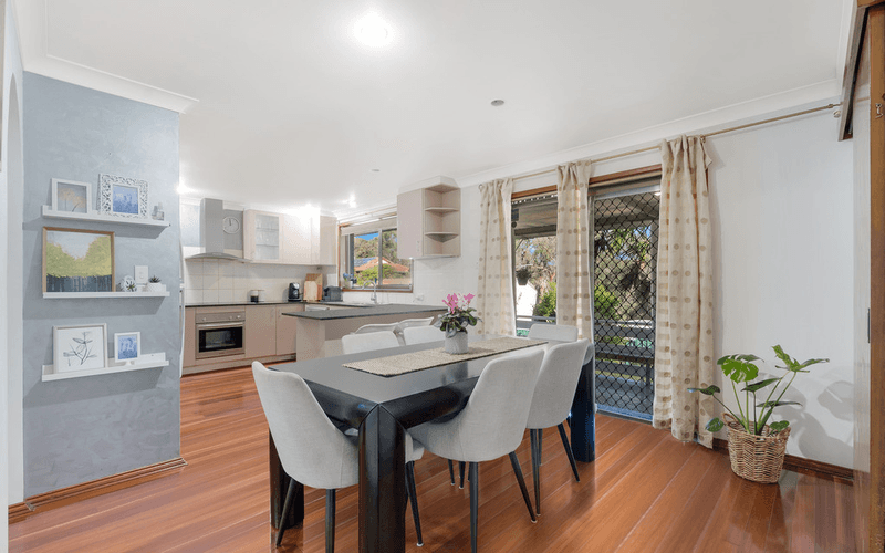 43 Woodlark Place, GLENFIELD, NSW 2167