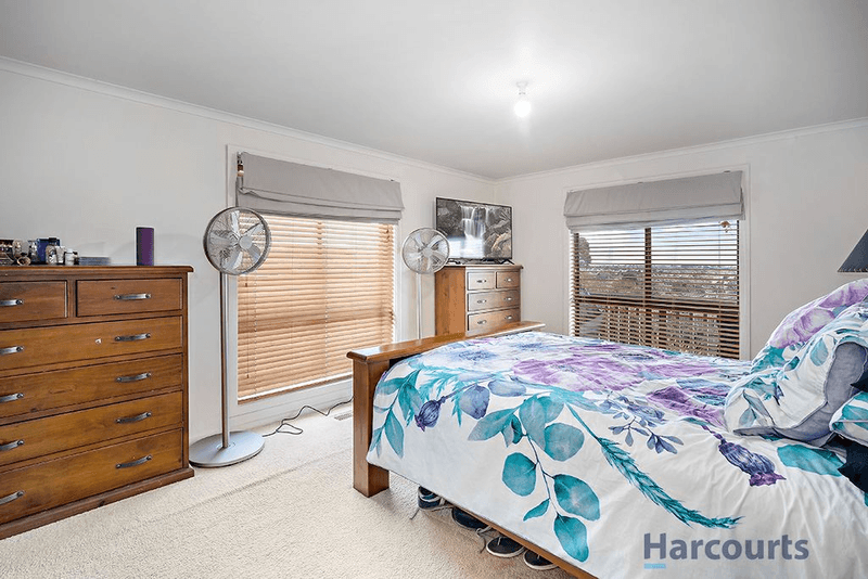 303 Elsworth Street West, Mount Pleasant, VIC 3350