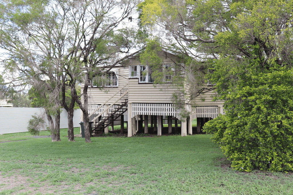 10 Flinders Street, MUNDUBBERA, QLD 4626