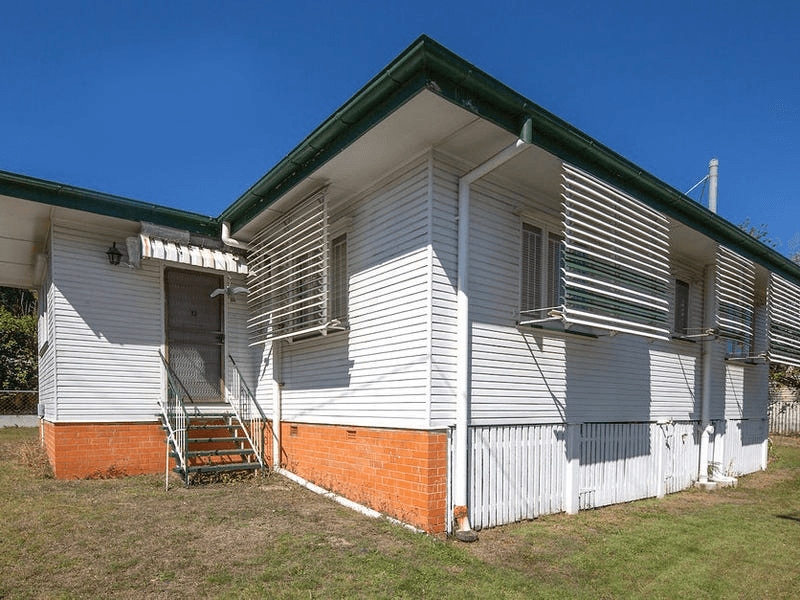 13 Brisbane Road, DINMORE, QLD 4303