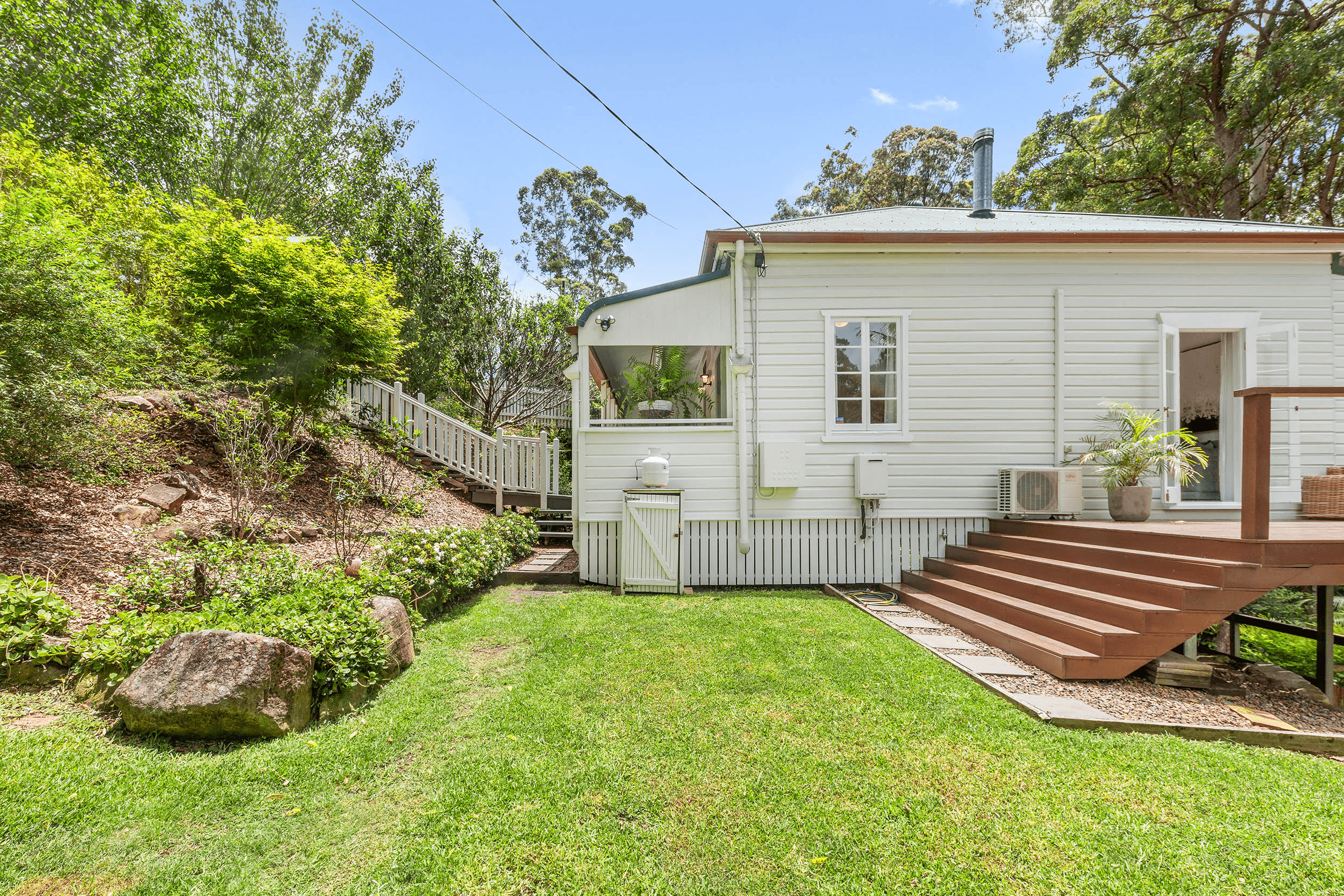 41 Kinabalu Dr, TAMBORINE MOUNTAIN, QLD 4272