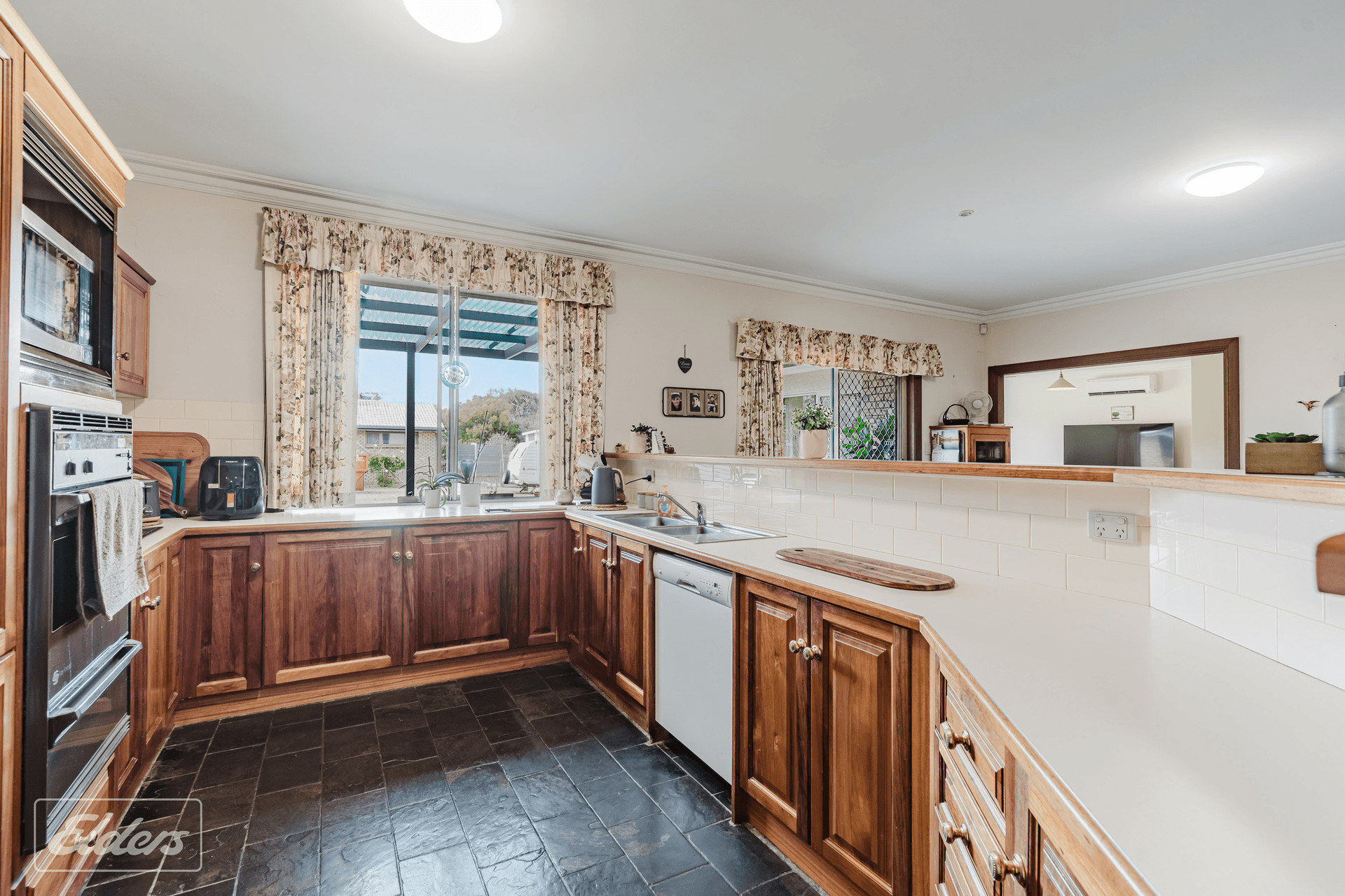 10 Scrymgour Road, Port Elliot, SA 5212