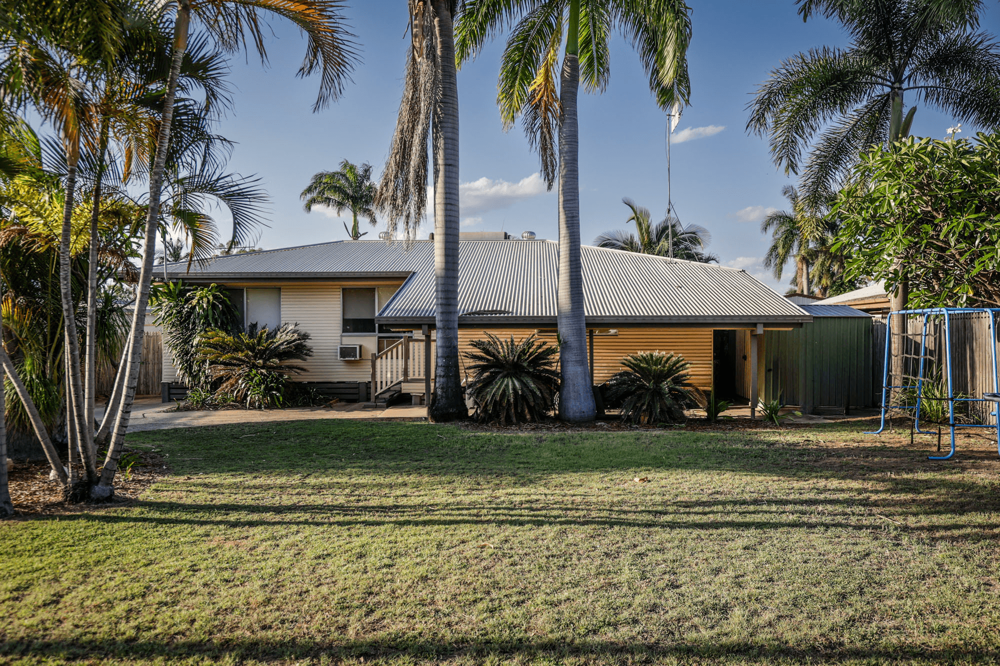 16 Leichhardt Drive, MORANBAH, QLD 4744