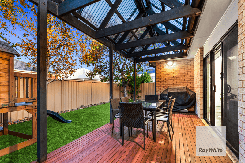 10 St Vincent Way, CAROLINE SPRINGS, VIC 3023