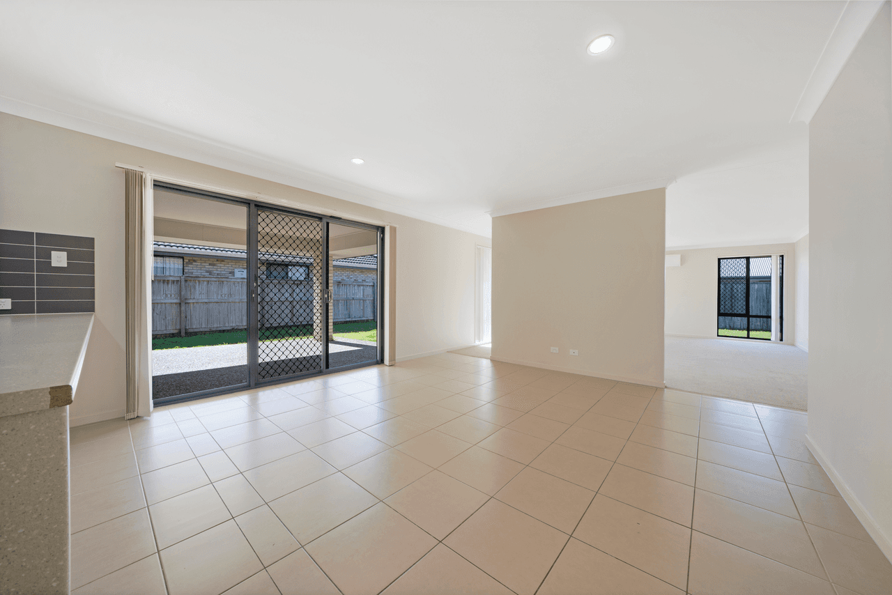 10 Woodfern Drive, UPPER CABOOLTURE, QLD 4510