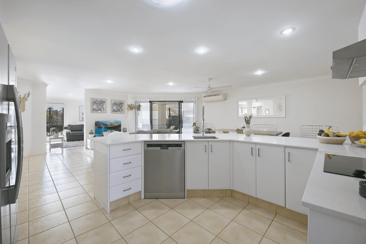 24 Sirec Way, BURLEIGH HEADS, QLD 4220