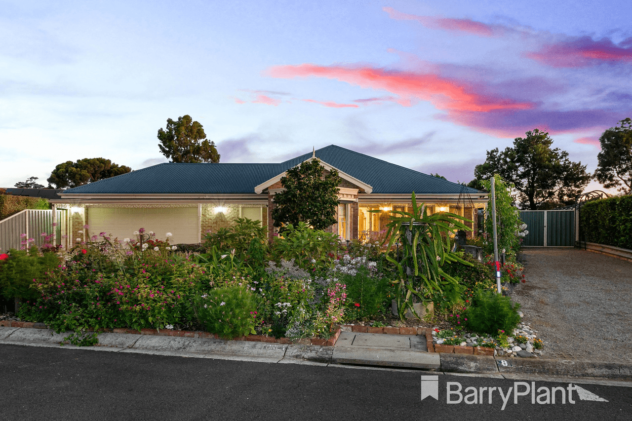 8 McPherson Place, Werribee, VIC 3030