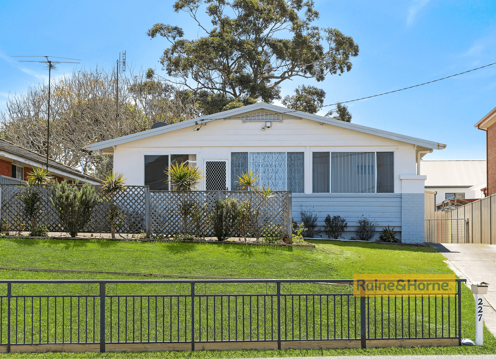 227 BOOKER BAY ROAD, BOOKER BAY, NSW 2257