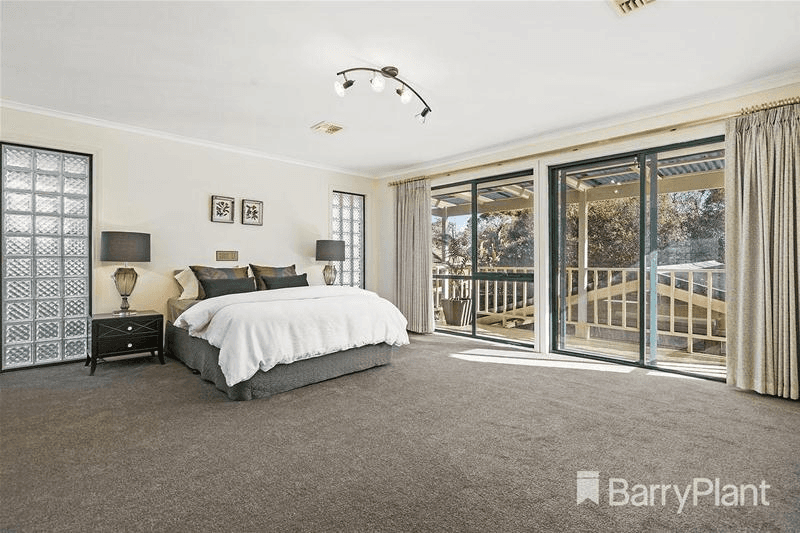 8 Blythe Court, Dingley Village, VIC 3172