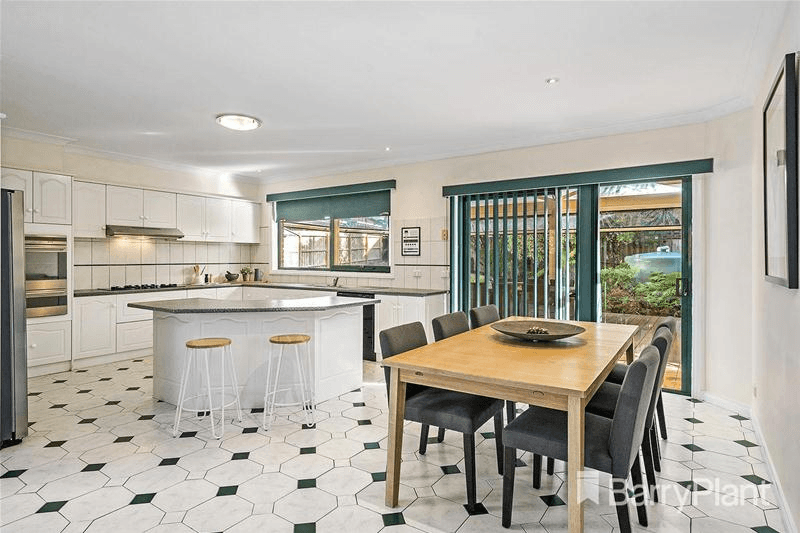 8 Blythe Court, Dingley Village, VIC 3172