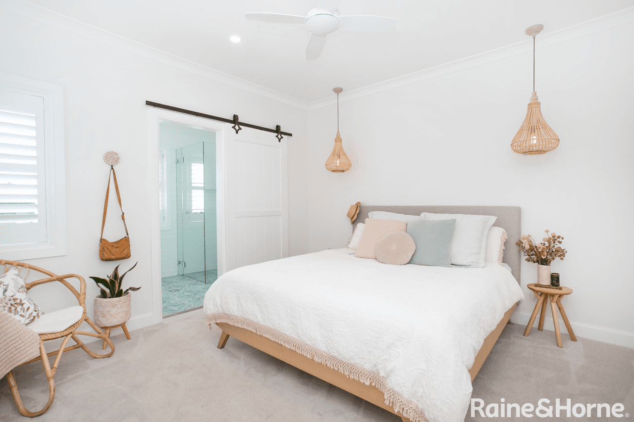 1 Galiga Crescent, DOLPHIN POINT, NSW 2539