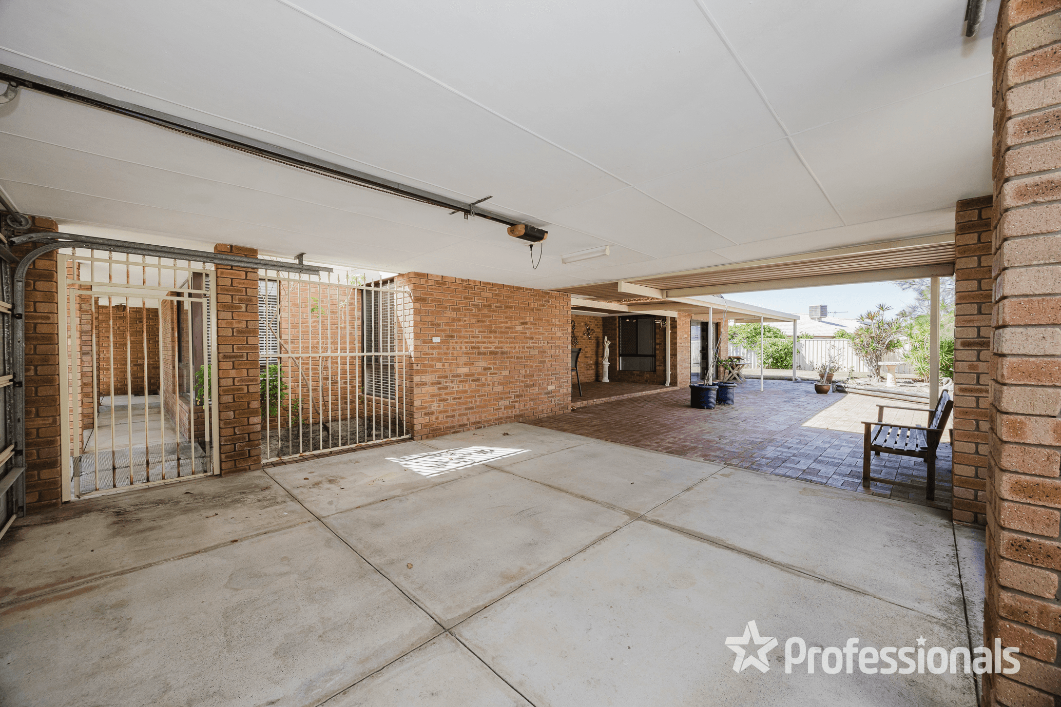 273 Summerlakes Parade, BALLAJURA, WA 6066