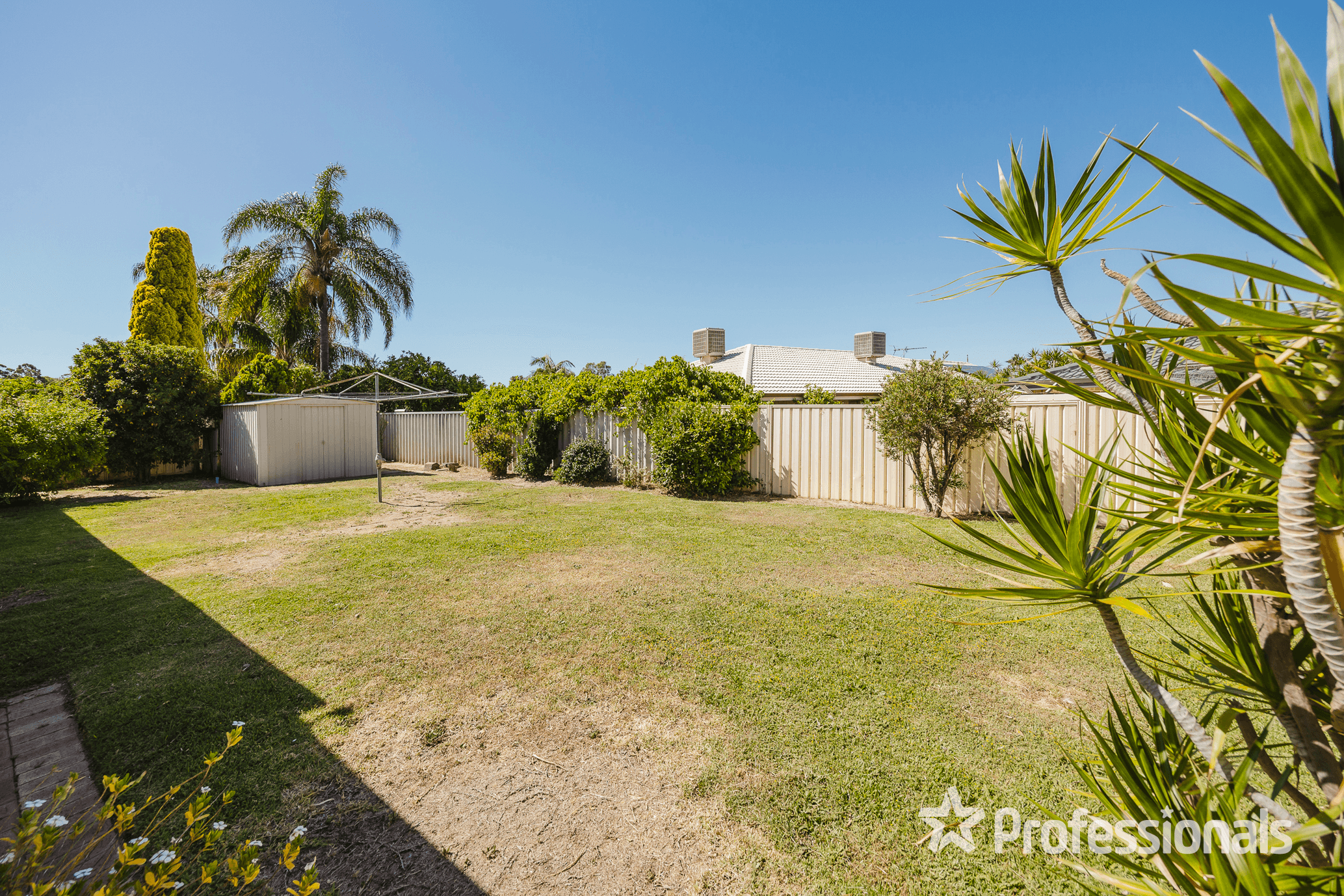 273 Summerlakes Parade, BALLAJURA, WA 6066