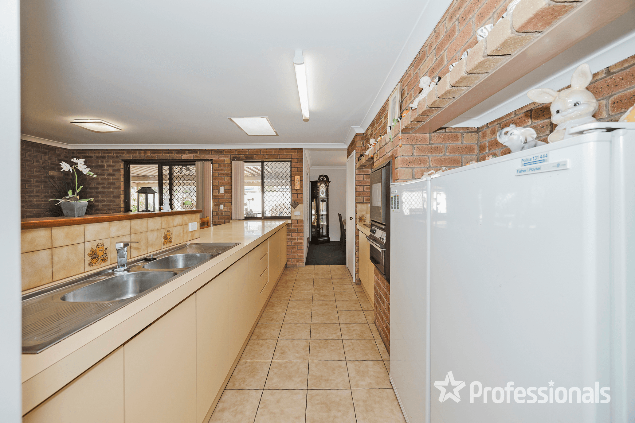 273 Summerlakes Parade, BALLAJURA, WA 6066