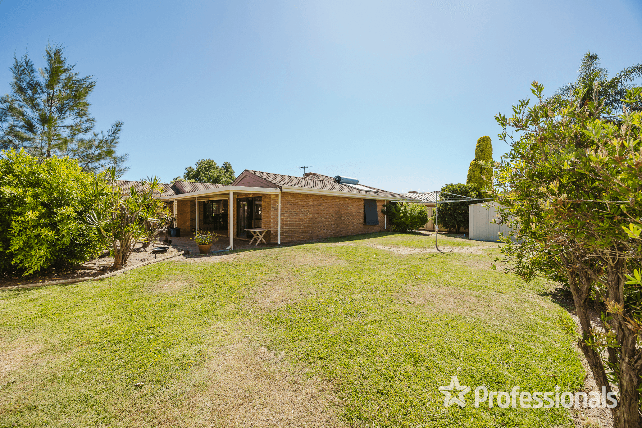 273 Summerlakes Parade, BALLAJURA, WA 6066