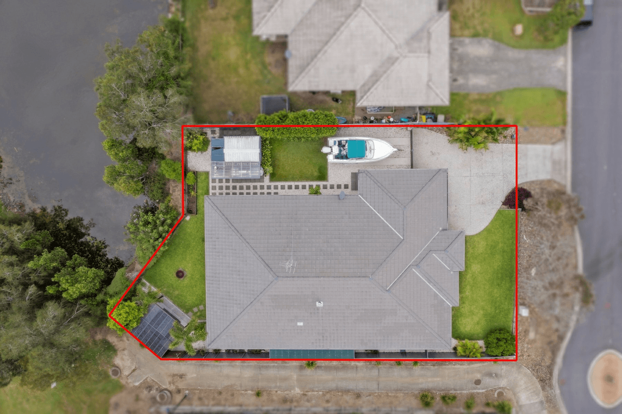 21 Adam Street, BEACHMERE, QLD 4510