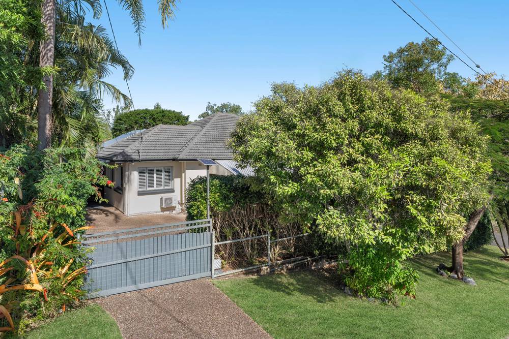 32 Parramatta Street, Manly, QLD 4179
