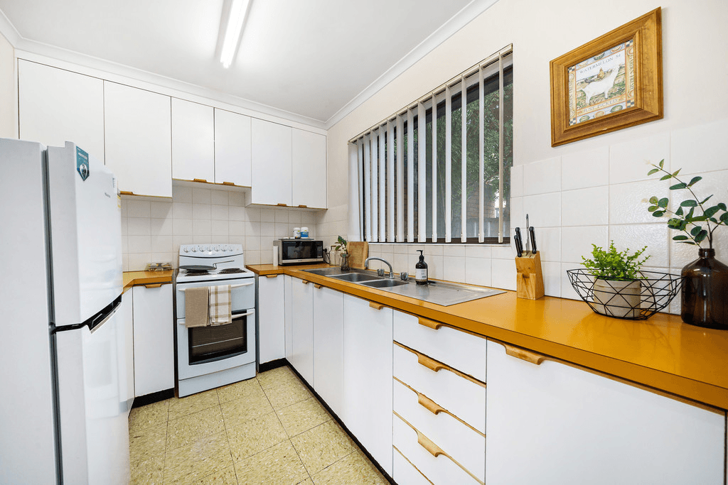 2/8 Nimmitabel Street, QUEANBEYAN WEST, NSW 2620