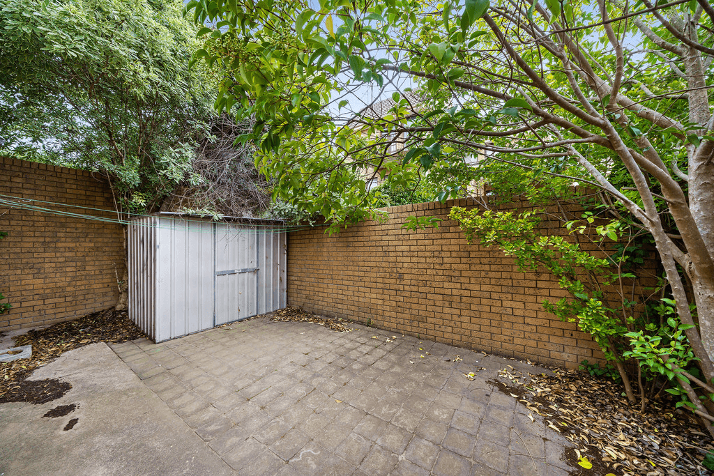 2/8 Nimmitabel Street, QUEANBEYAN WEST, NSW 2620