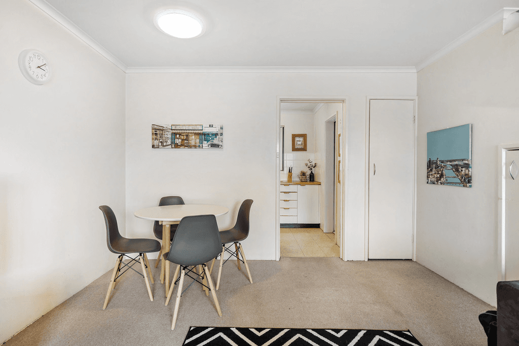 2/8 Nimmitabel Street, QUEANBEYAN WEST, NSW 2620