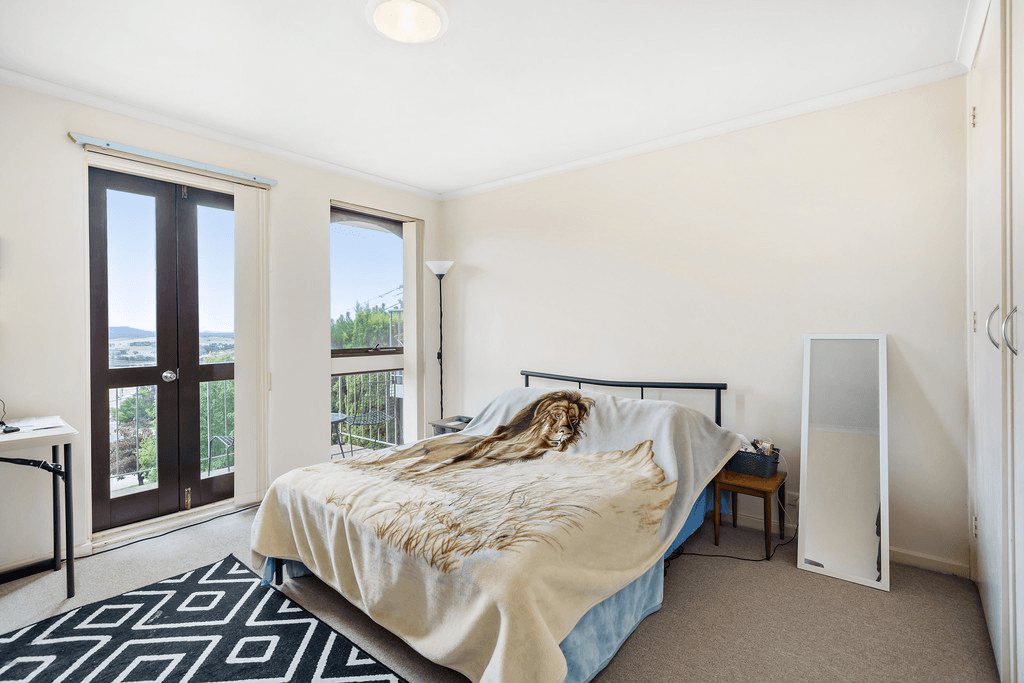 2/8 Nimmitabel Street, QUEANBEYAN WEST, NSW 2620