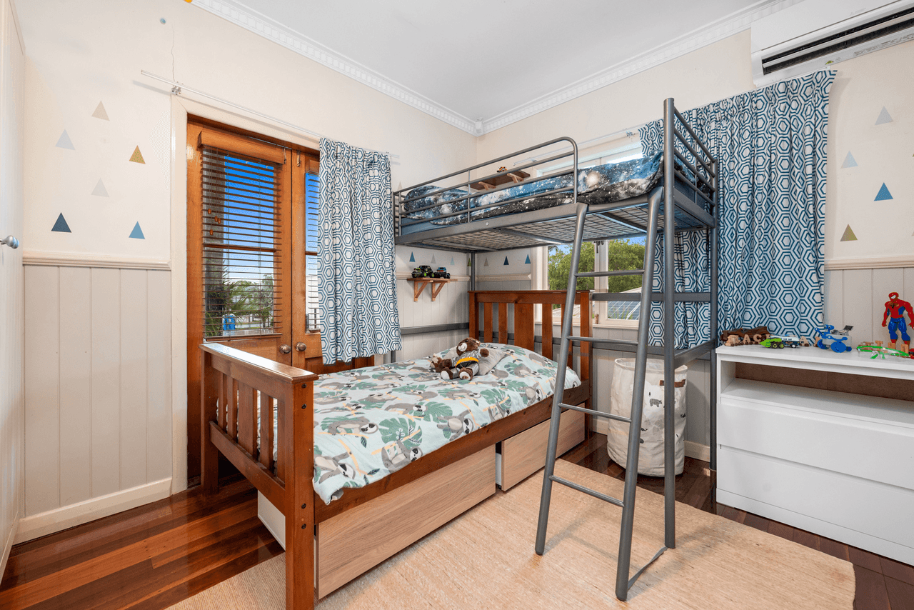 18 White Street, Graceville, QLD 4075