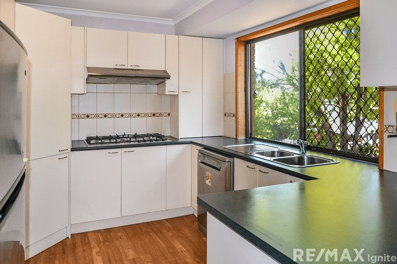31 Loddon Street, RIVERHILLS, QLD 4074